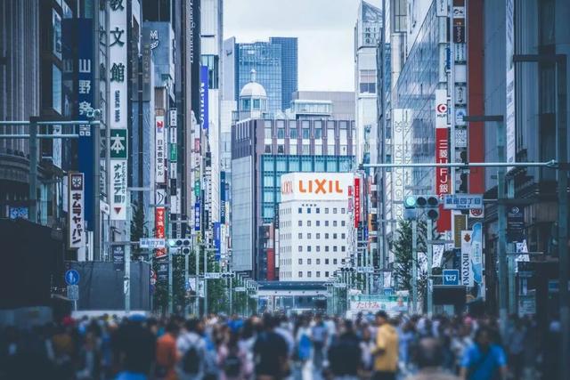 2个坏消息传来，高市早苗开始“举白旗”，但中方不会轻易放过她