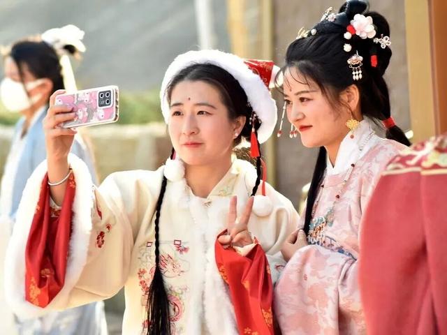 穿华服游河南，这份攻略超出片！