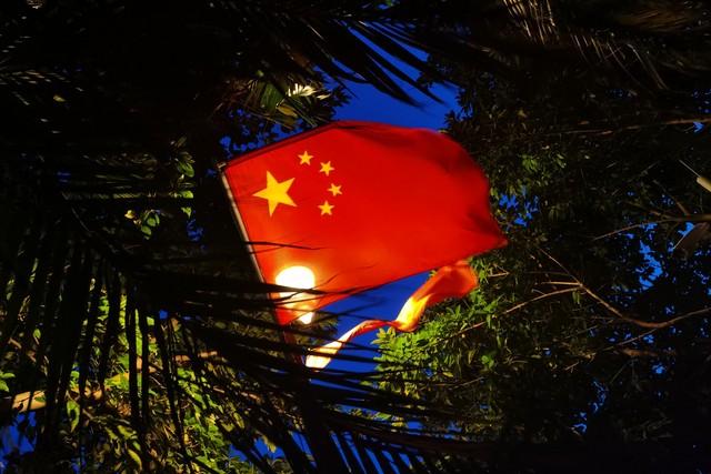 从代码到红旗：数字时代，我们如何与那抹红重新连接？