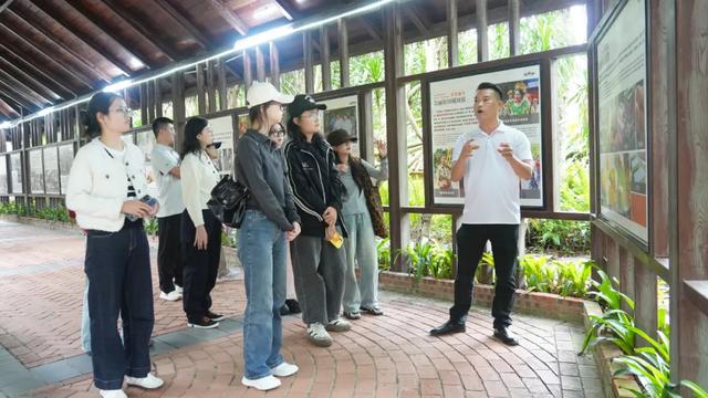 万宁将“考试+旅游”玩出新花样，幸运考生获兴隆咖啡免费一日游