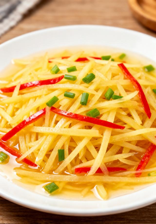 30年大厨曝光！饭店土豆丝脆爽秘诀，三步搞定！