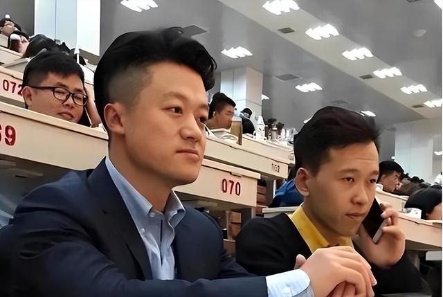 中企非洲土皇帝王垚：生活奢靡、美女成群，为啥却多次获官媒表扬