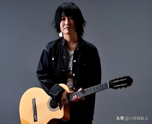 她连上4次春晚，和恩师同居怀孕，被骗流产，如今57岁依然单身！