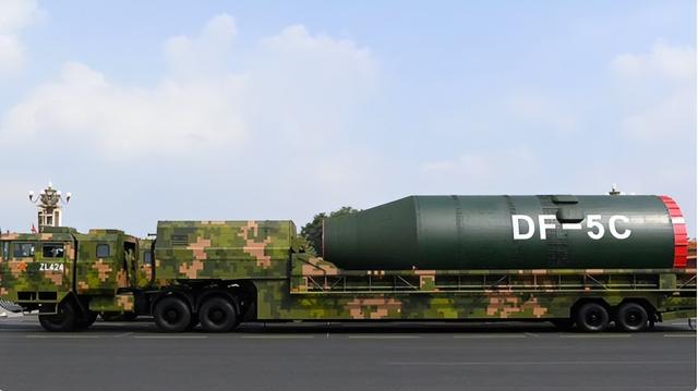 北京大阅兵后，俄方获新情报：美国已为中国准备25款秘密武器