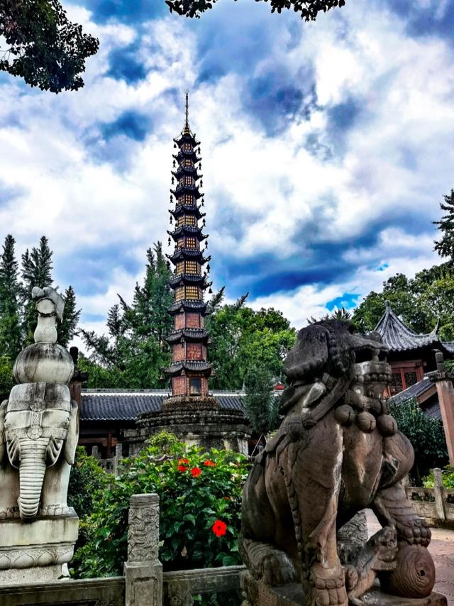 我是广州人，多次去成都后发现：这城市跟其他城市不一样的10个点