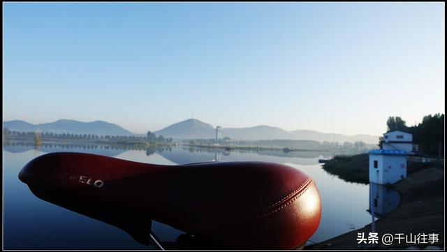 一个人骑车的早晨，才是成年人最顶级的放松方式，比躺平爽10倍！