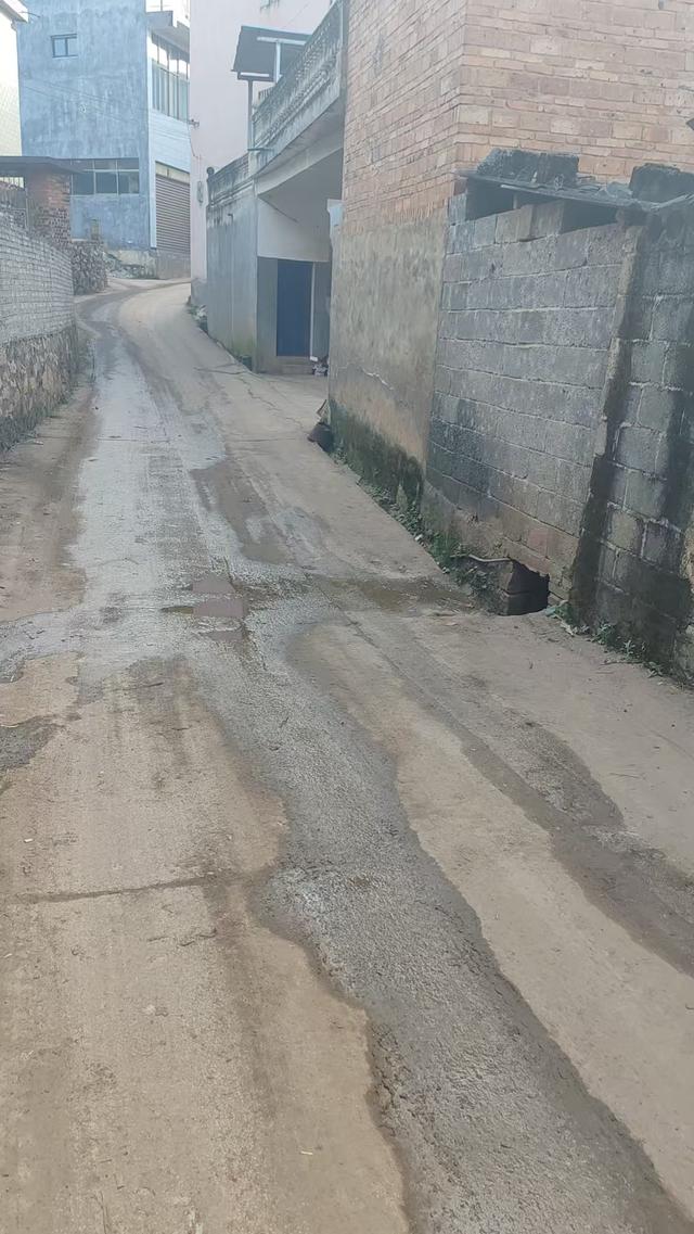 15岁女儿遭同班14岁男生杀害，父亲讲述煎熬：5个月来借酒浇愁最多一天喝2斤