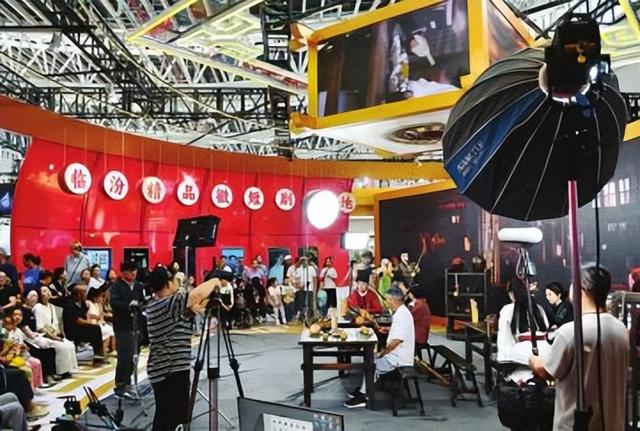 科技牵手文化 展馆内创意满满