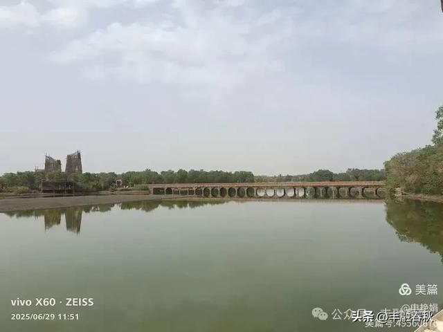 探秘新疆巴楚红海景区：自然与人文的交响｜ 申艳娟