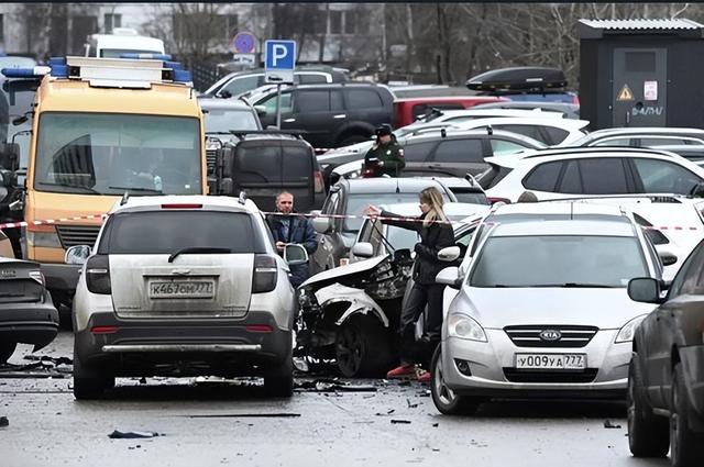报复来得太快！俄军中将被斩首后，普京下令复仇，乌多地陷入火海