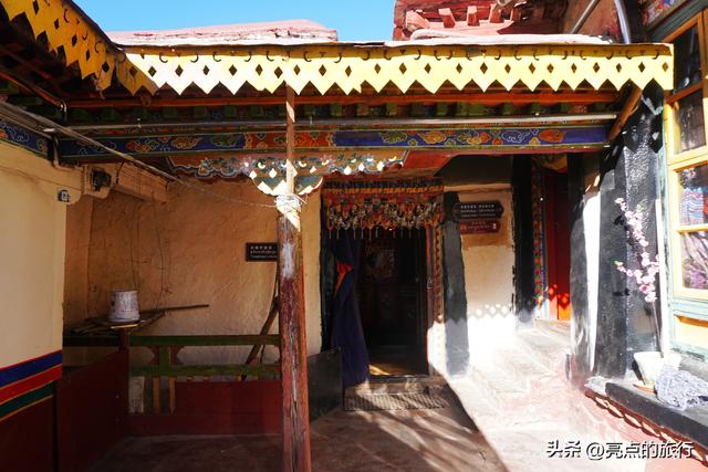 宗喀巴大师亲自建立的格鲁派第一座寺院，格鲁派的祖寺——甘丹寺