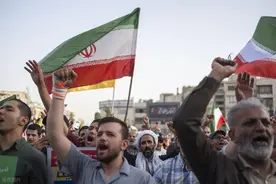 特朗普威胁再打核设施，伊朗防长参观052D舰，希望中国主持公道！图片