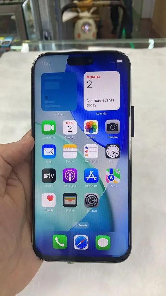 山寨iPhone 17 Pro上热搜，AirPods实时翻译来了