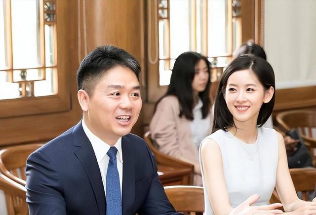 刘强东上千亿身家背后，儿子却是他一生的痛，感谢章泽天视如己出