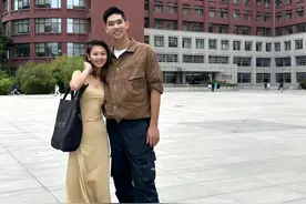 女大学生和异性合租，当天就与室友发生交流，事后了解：我不吃亏图片