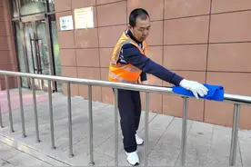 【我是雷锋 宠客（qiě）行动】有暖气 有热水 室温23℃ 这间公厕让游客心里暖暖的图片