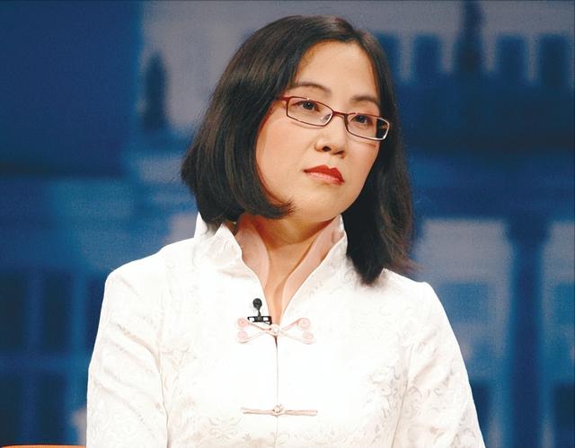 李国庆大婚，凭4个举动口碑暴增，对比96年与前妻婚礼，差距明显
