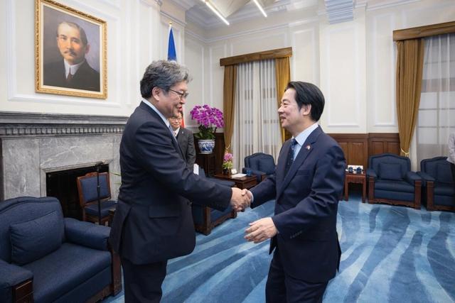 中国交涉直接通知了东京	，政治冒险换来46条航线“归零	”，现实比口水更尖锐