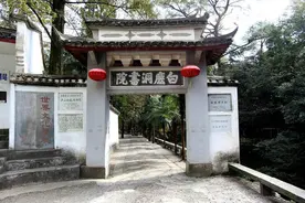 购买庐山大门票的游客须知，只在山上很多景点和奇观你根本看不到图片