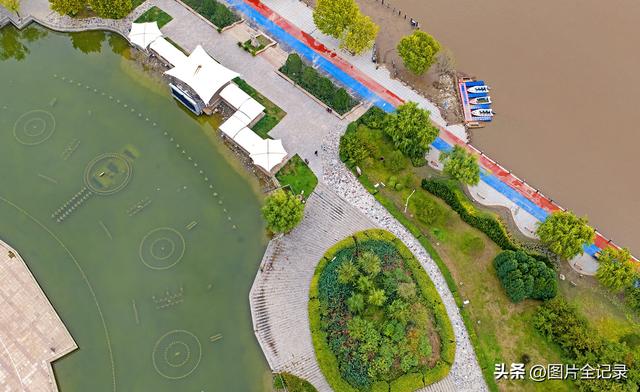 山西襄汾：城市公园秋色美