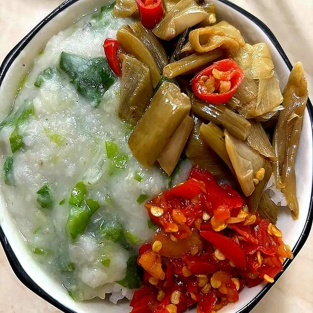 酸芋梗炒五花肉：两广人家的下饭传奇，一口惊艳的隐藏美味