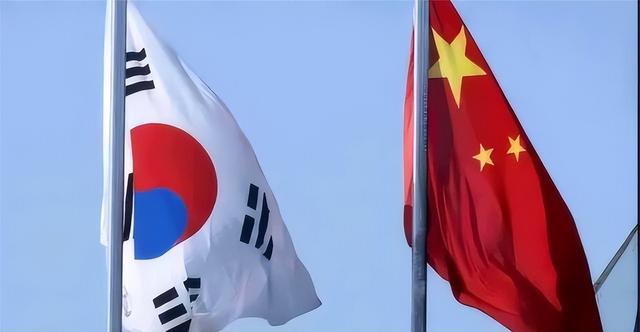 登上赴京专机	，李在明先送2句话，王毅挂断电话，统一最强音发出