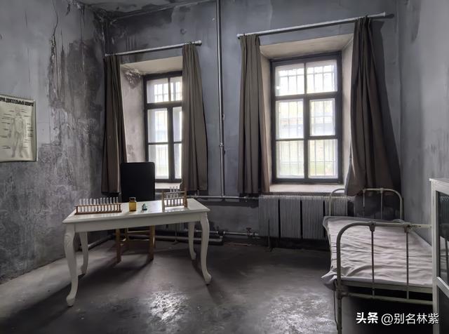 冒雨参观满洲里市博物馆和沙俄监狱陈列馆，铁道桥上看晚霞超美