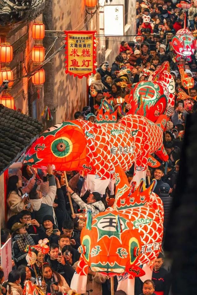 来歙县，打卡马思纯同款鱼灯！