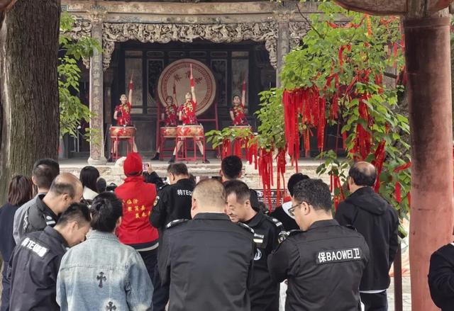 双节临汾文旅 “火出圈”：壶口瀑布、大槐树等景区客流爆棚