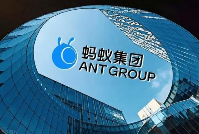 6.1B打平40B！蚂蚁百灵开源新模型，长文本推理成本砍至1/10