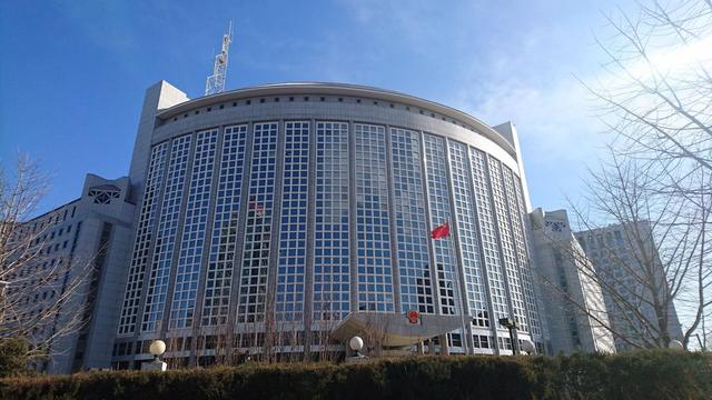 被逼迫辞职后，高市或再也不敢叫板中国，洪秀柱一语成谶