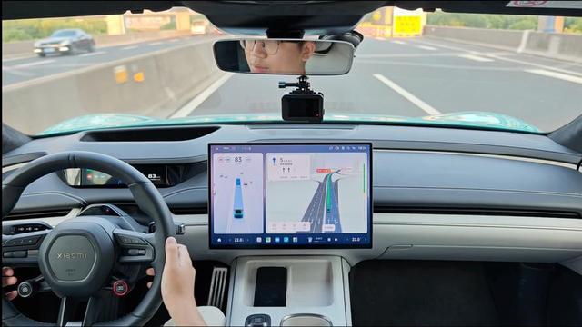 小米这次玩真大了！跨域AI模型，具身智能和自动驾驶不再各学各的