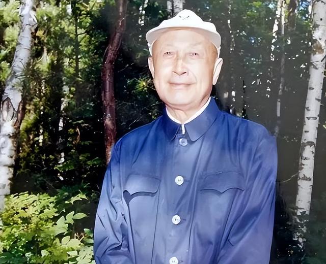 这就是钱学森后人真实的样貌，女儿定居美国，儿子长孙精忠报国！