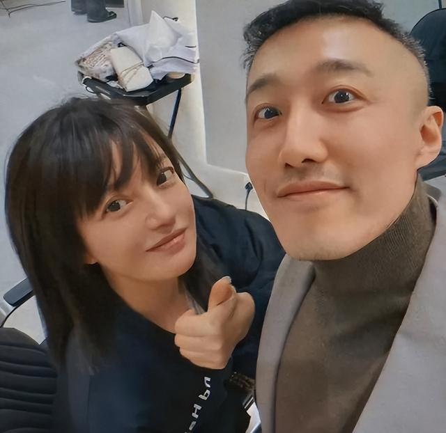 封杀四年，49岁赵薇突传消息，因胃癌去世传闻5个月前就真相大白