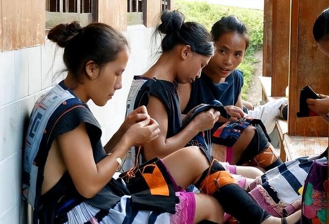 广西与贵州交界处的“菇类村”，女性衣着开放，以母系社会为主