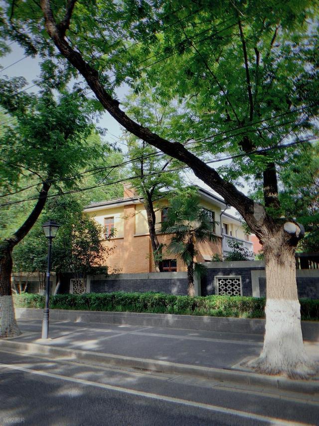 南京最值得去的10个免费景点推荐，不花一分钱玩转金陵城！快码住