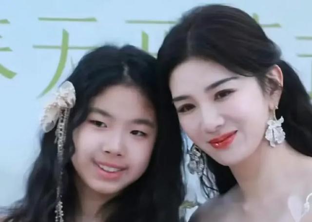 杜华晒星二代走秀！甜馨比李小璐还高，酒窝有星范儿，黄奕尴尬了