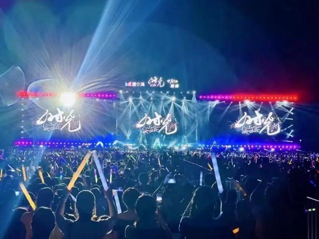 暑期文旅“冰火两重天”，明月山凭啥逆势爆火？