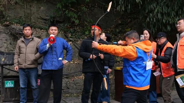 谁能赢取银叶子？苗王城“招亲”大戏 游客化身主角嗨玩全场