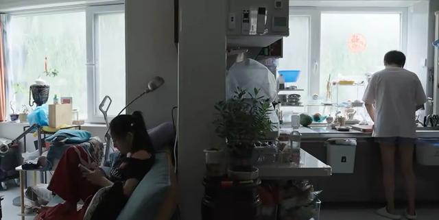 从210斤到50斤，她为何咒骂母亲全拜你所赐？隐藏着怎样的伤疤？