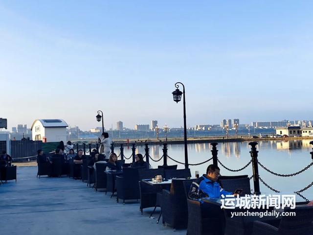 盐湖“白房子” 打卡新地标