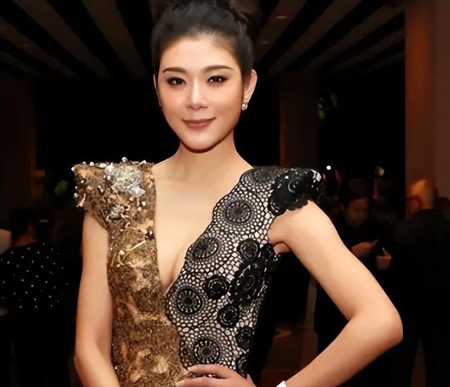 李泽楷被她迷得神魂颠倒，林丹为她不顾妻儿，她究竟有什么魅力？