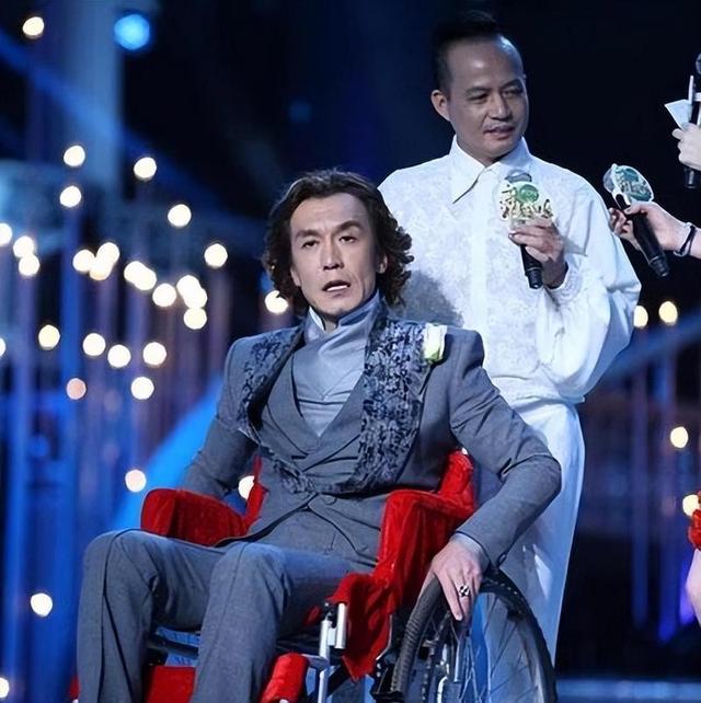 时隔多年李咏死因揭开，妻子哈文道破真相，怪不得选择葬身美国