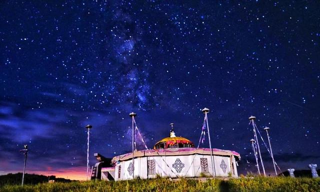 失眠187天后，我找到了“免费安眠药”｜打工人3天2夜逃离指南