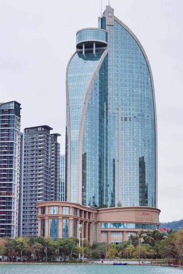 厦门源昌凯宾斯基大酒店，建筑高度197.6米，曾是福建最高的酒店