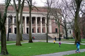 哈佛大学被禁招国际学生！图片