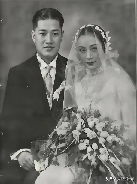 戴笠与胡蝶的真实影像，胡蝶美艳摄人心魄，戴笠面容冷峻不怒自威
