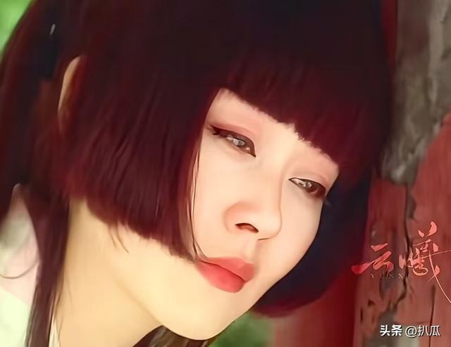 被丈夫出轨8次，被闺蜜无情背叛，43岁抑郁后在家中烧炭自尽