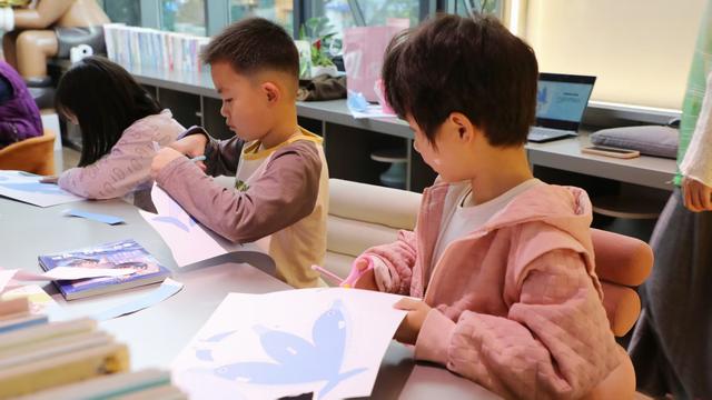 VR“潜入”深海！咸安这场沉浸式阅读解锁科普新体验