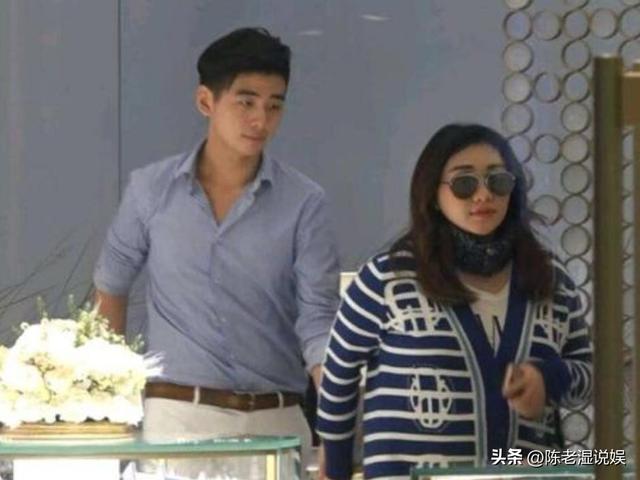 "哈弗学霸"辛奇隆：22岁成为赌王女婿，结婚5年后，他如今怎样？